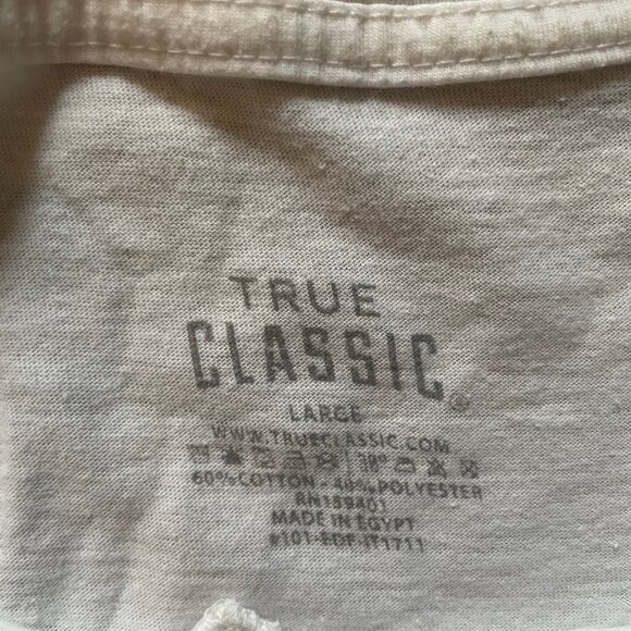 BUNDLE & SAVE! TRUE CLASSIC white cotton v-neck tee. Men's size L. - Picture 2 of 2
